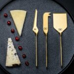 set-nozev-za-sir-maslo-zlati-glavna-800-min