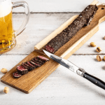 Noz_za_klobase_z_desko-3-595×595